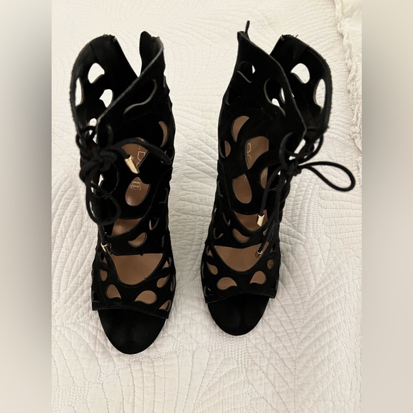Aldo Black Laser Cut Heels, Size 10 - Picture 3 of 6